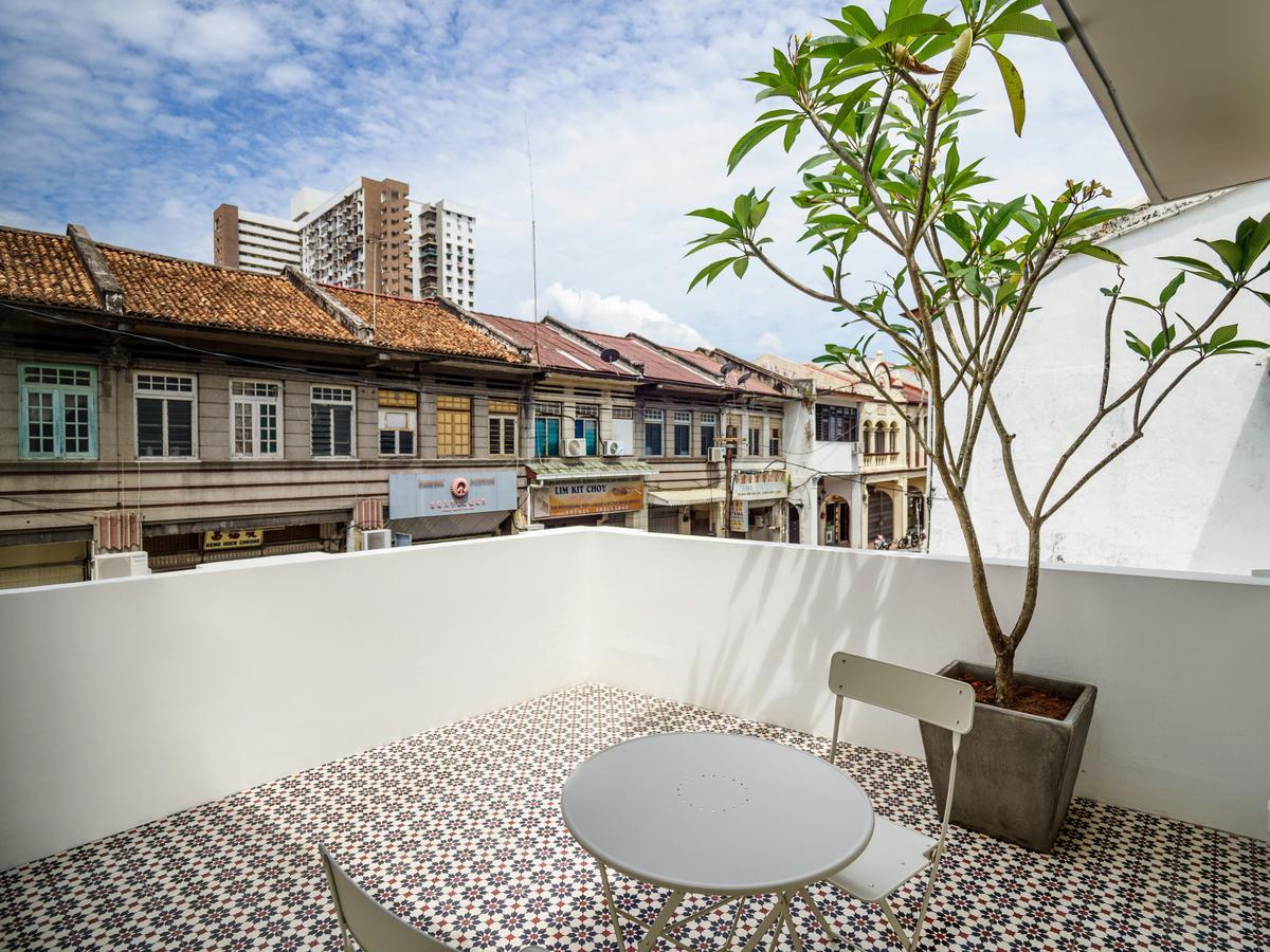 Hutton Central Hotel George Town Room photo
